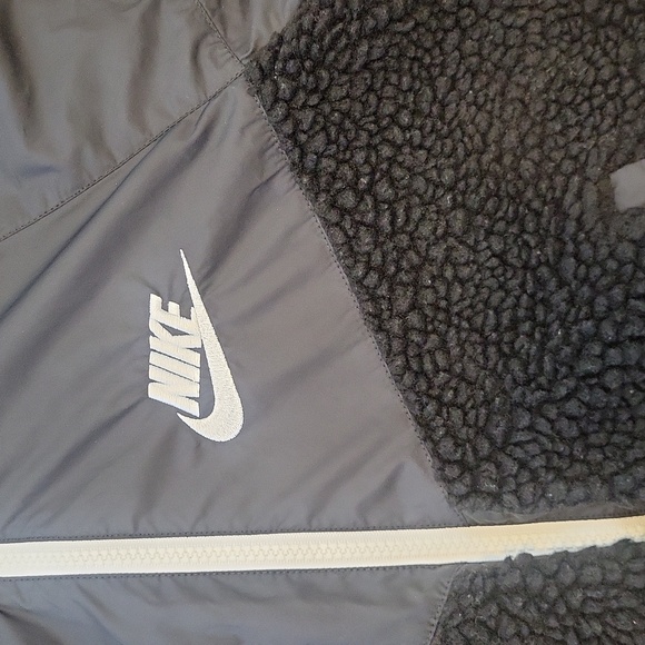 Nike Kids Black hooded Jacket sz M - Picture 2 of 4